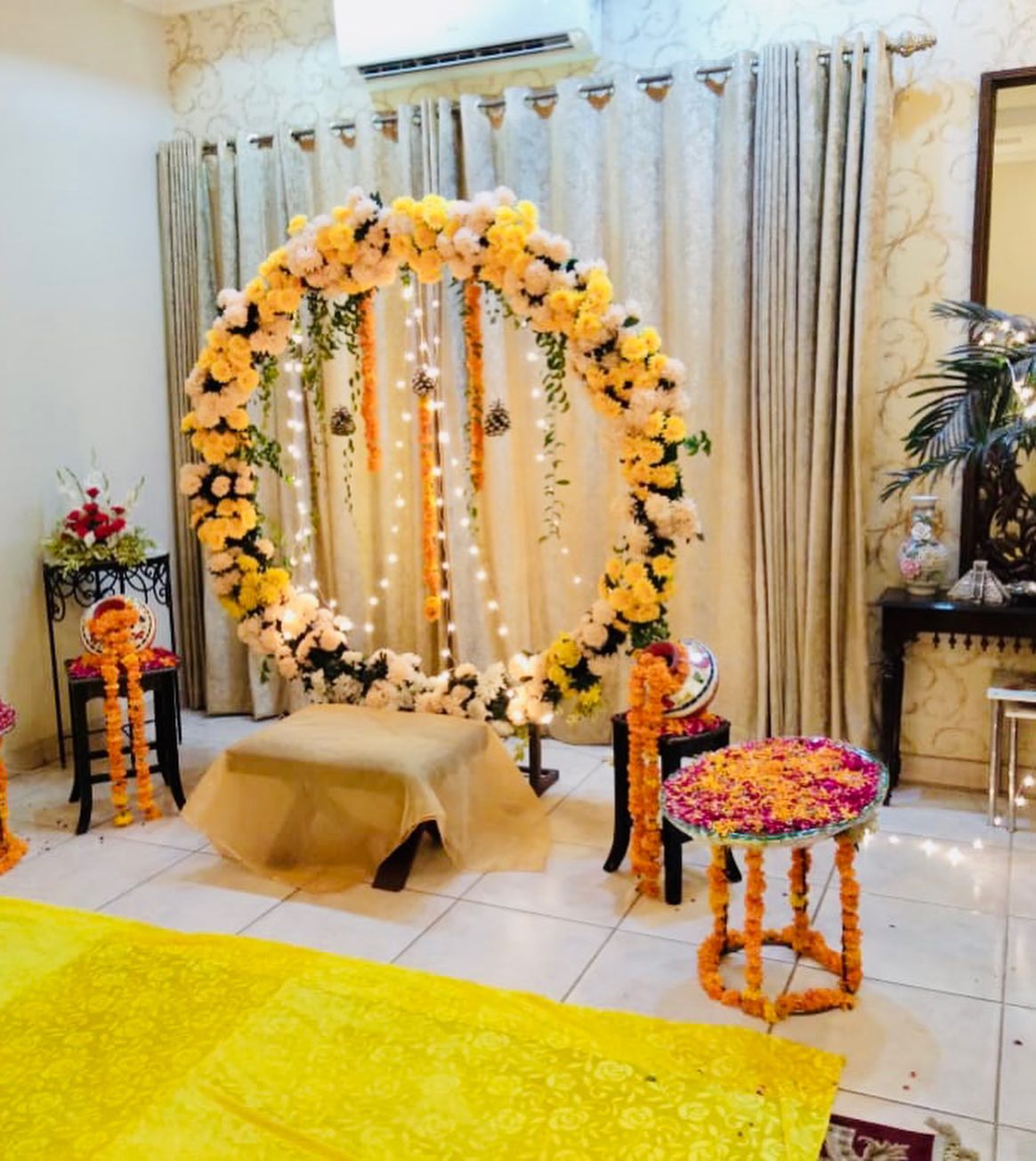 Floral Circular Decor for Weddings with Yellow & White Flowers