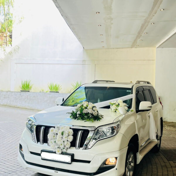 Land Cruiser Prado Custom Floral Decor | Elegant Wedding Car Decor